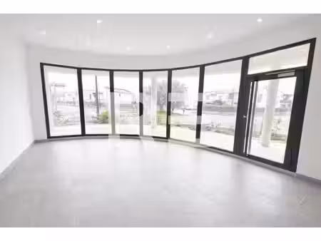 local commercial – 45 m² – velleron – emplacement calme et recherché