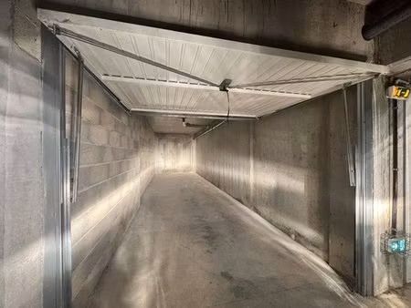 garage double fermé et sécurisé dans résidence quartier du drapeau à dijon