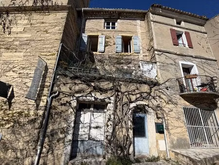 petite maison de village à gros potentiel