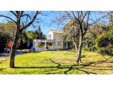 nîmes castanet  mazet rénové d'environ 70 m2  sur belle parcelle de 1500 m2  proche des...