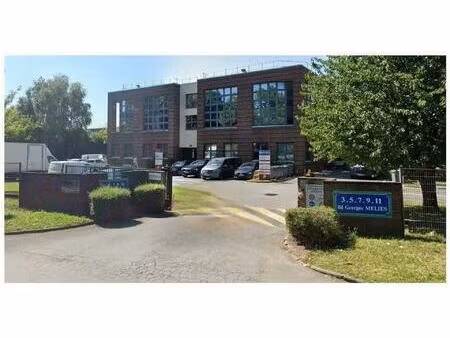 a louer villiers sur marne  bureaux commerciaux de 7 à 12 m².