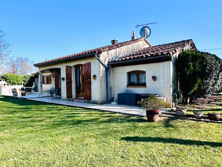 maison traditionnelle de 123 m2 avec garage sur un terrain d