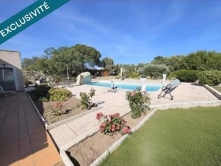 villa avec piscine  grand terrain et dépendance