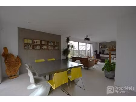 maison 155 m² . 5 p . 3 chs . bureau . 2 sde