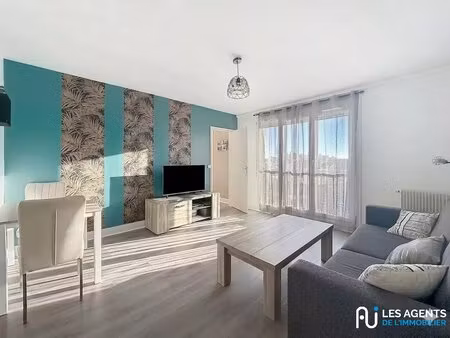 t2 entièrement rénové avec garage privatif