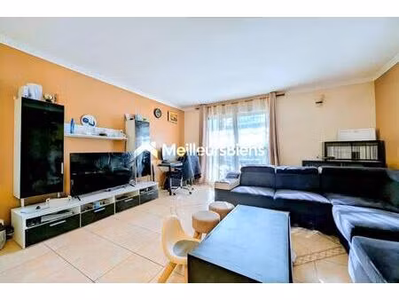 f3 avec grand balcon sur parc