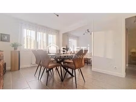 de plain pied surelevé  2 chambres  sous sol total