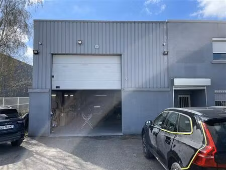 location local d'activités chassieu 380 m²
