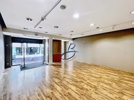 location local commercial 2 pièces 64 m2 à bourgoin-jallieu