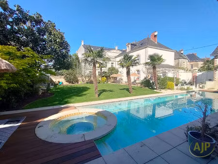 maison bourgeoise 10 pièces: centre ville