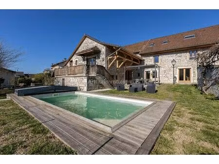 vente maison 8 pièces 220 m2 à marignieu