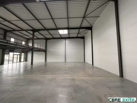 vente commerce villefontaine 443 m²