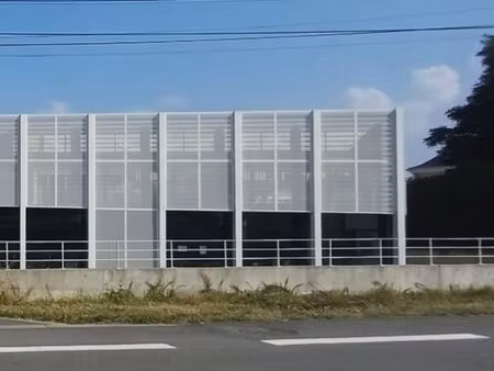 à louer local commercial 340 m² – 2 200 € |saint-berthevin