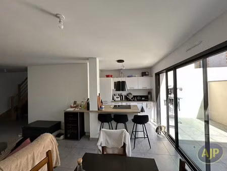 à louer maison 85 39 m² – 955 € |le pallet