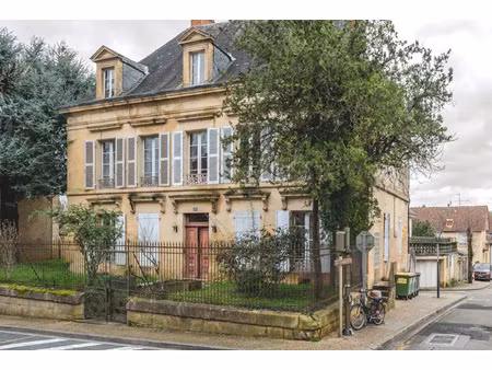 vente maison 8 pièces 230 m² à gourdon (46300)  108 000 €