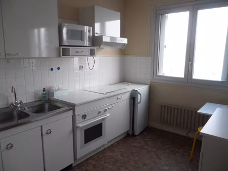 a louer - bourges - t3 de 68.75m2 avec parking et cave