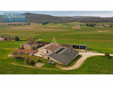 domaine privé de 14 hectares. élégance  nature et art de vivre
