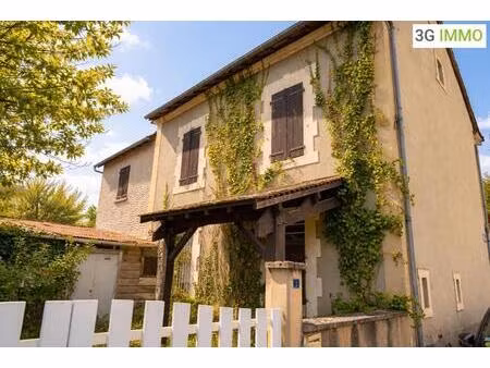 ensemble de 2 maisons 9 pièces