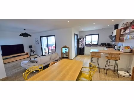 t3 d’exception – dernier étage – double terrasse & aperçu mer – borgo