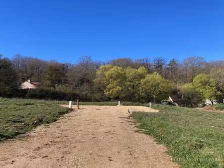 saint-benoit  terrain à bâtir de 527m2
