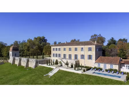 magnifique domaine comprenant un prestigieux manoir et les v