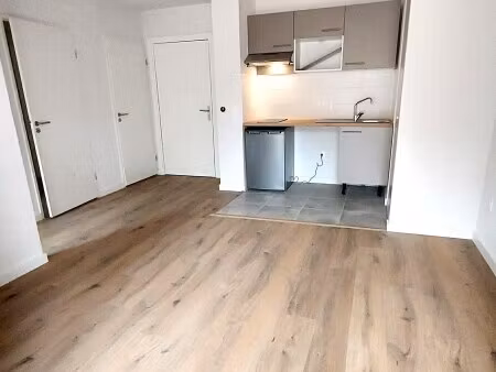 location appartement 2 pièces 38m² bruguieres 31150