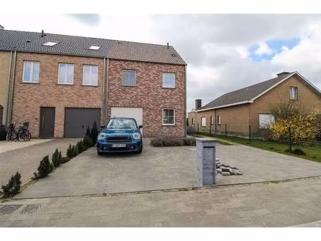 huis te huur in sint-niklaas met 3 slaapkamers