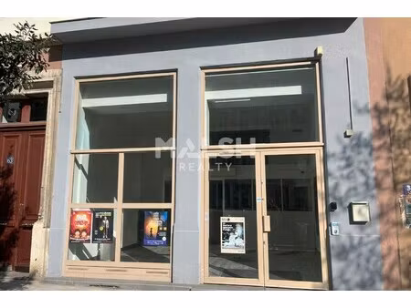 location local commercial 73m²