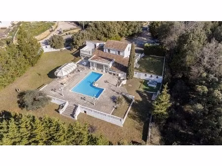 maison familiale 5 chambres sainte-anastasie sur issole