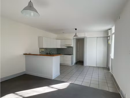 location appartement 2 pièces 41m² roanne 42300