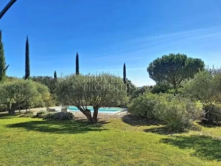 coup de cœur à cotignac : plus de 5000m2 de terrain avec piscine et gîte au calme absolu