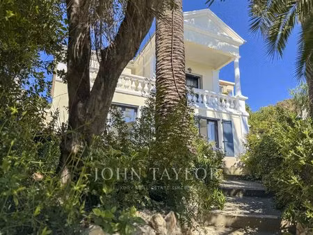villa contemporaine rénovée avec vue mer – centre de bandol à pied