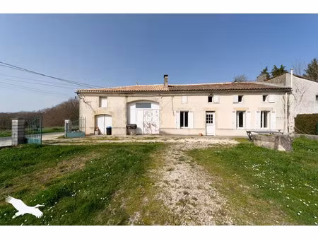 vente maison 6 pièces 163 m² à montendre (17130)  182 069 €