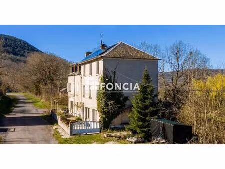 saint-laurent-d'olt - ancien restaurant avec chambres d'hôtes - 281 m² - projet de rénovat