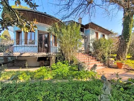 bâtisse- 9 pièces - 255m²