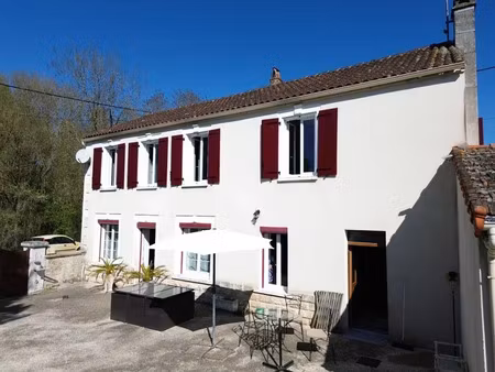 vente maison 5 pièces 145 m² à luxe (16230)  199 000 €