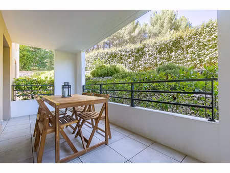 location appartement 3 pièces 61 m² à aix-en-provence (13080)