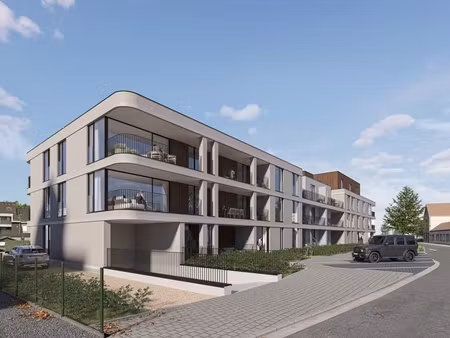 ruim appartement op de eerste verdieping