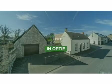gijverinkhove: degelijk woonhuis met 3 slaapkamers  loods (ca 100m²)  zonneterras en -tuin