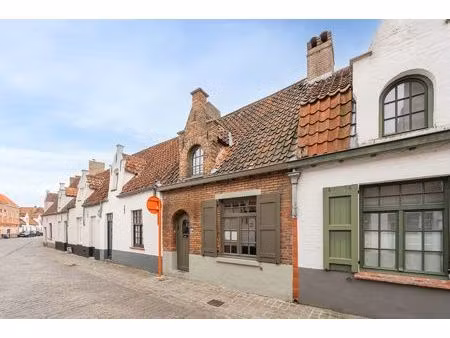 instapklare woning op een goede locatie nabij centrum brugge