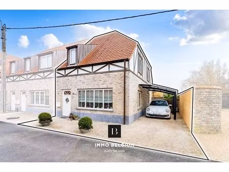 hedendaagse woning nabij het centrum van de haan