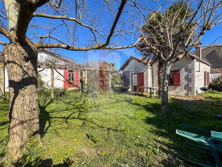 charmante maison fourasine avec garage et terrain clos
