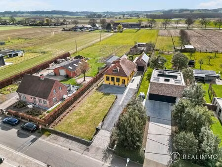 gerenoveerde landelijk gelegen woning op 1731 m²