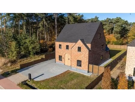 nieuwbouwvilla aan registratierechten (!) nabij natuur wezel