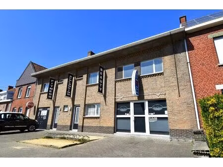 multi-functionele eigendom met apart woongedeelte te koop in gullegem