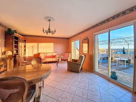 maison avec double garage et terrain constructible