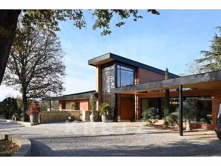 maison de luxe à vendre à saint-didier-au-mont-d'or : | 648m²