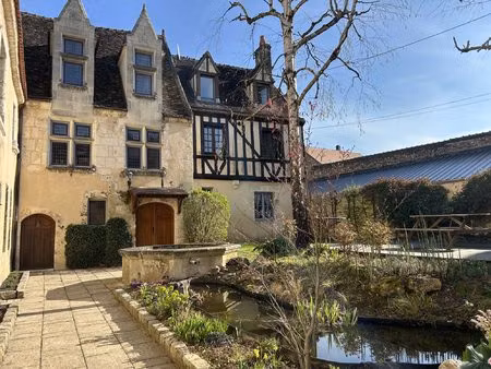 duplex de prestige au coeur d'un ancien cloitre.