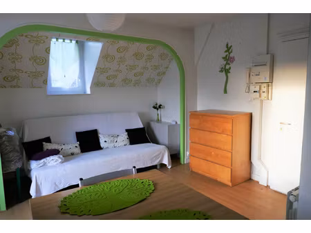studio meublé situé à louviers