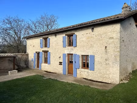 vente maison 4 pièces 130 m² à couhé (86700)  235 350 €